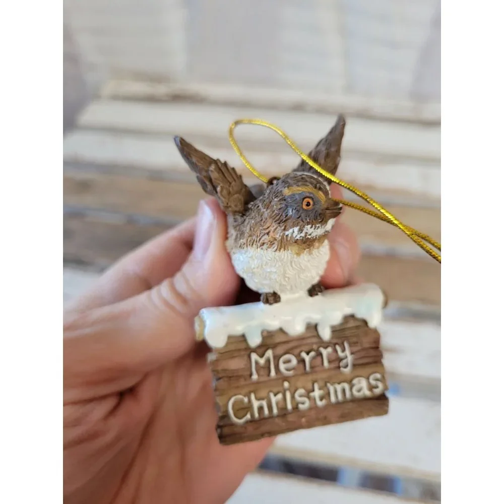 unbranded bird finch